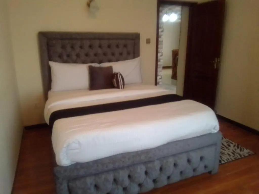 Cobot Suites Marcus Garden