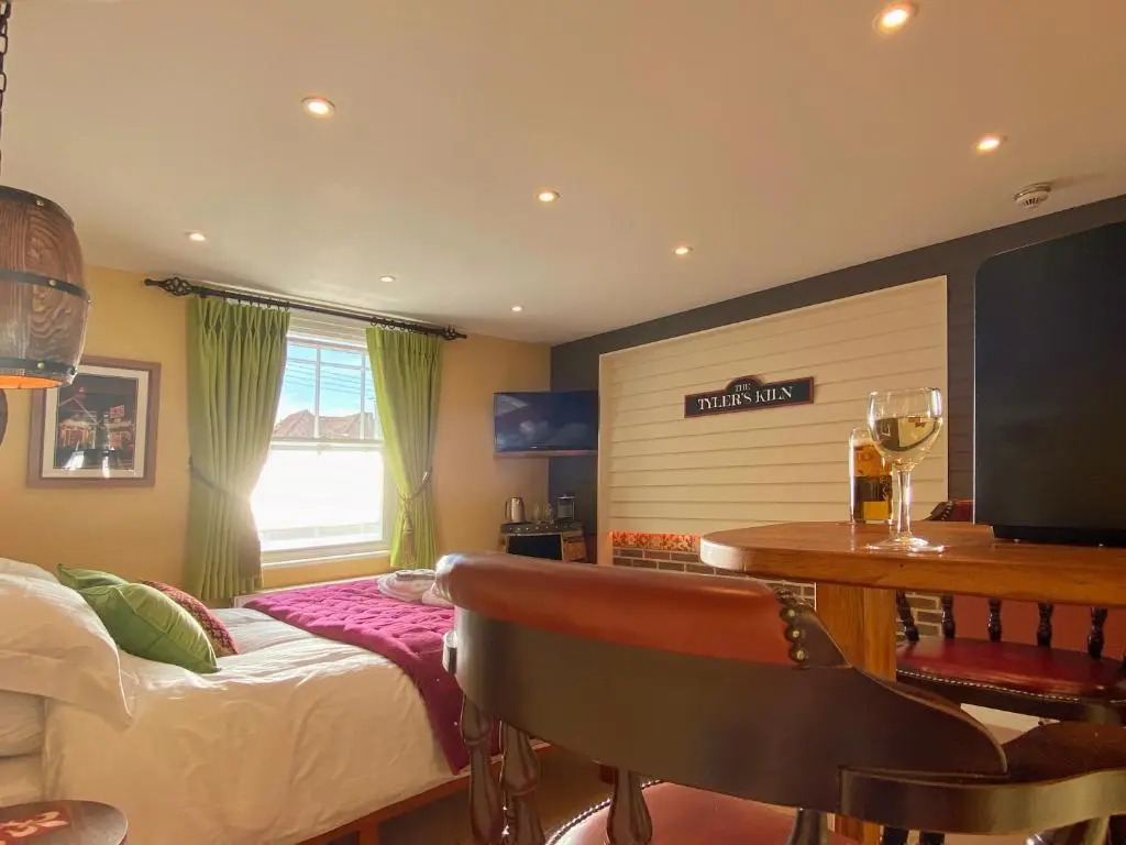Hambrook House Canterbury - NEW luxury guest house with ESPA Spa complex