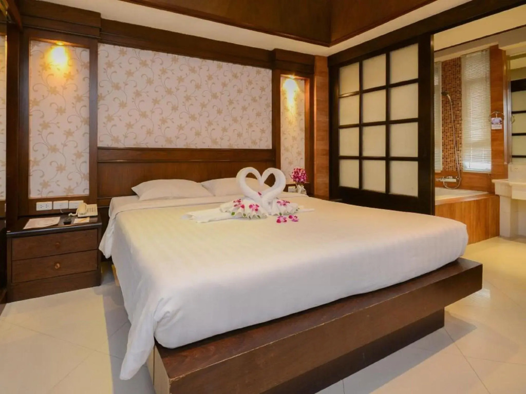 Rayaburi Beach Club