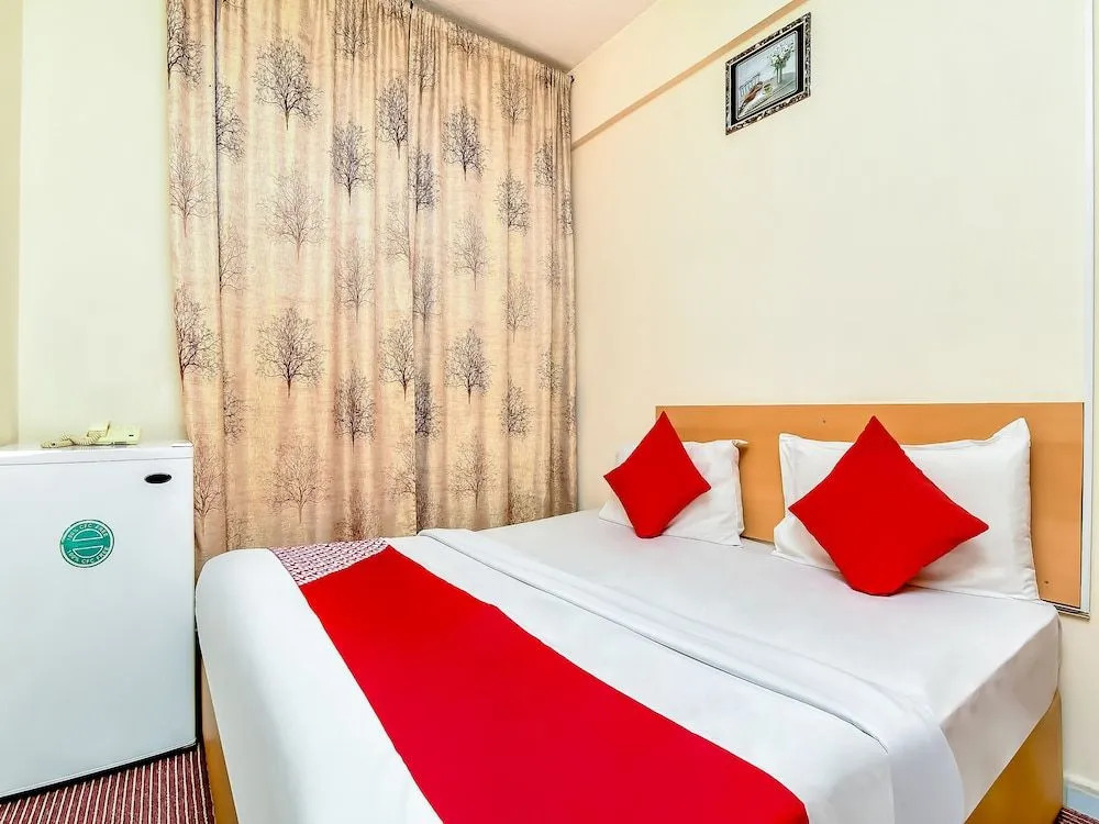 OYO 182 Zariana Hotel