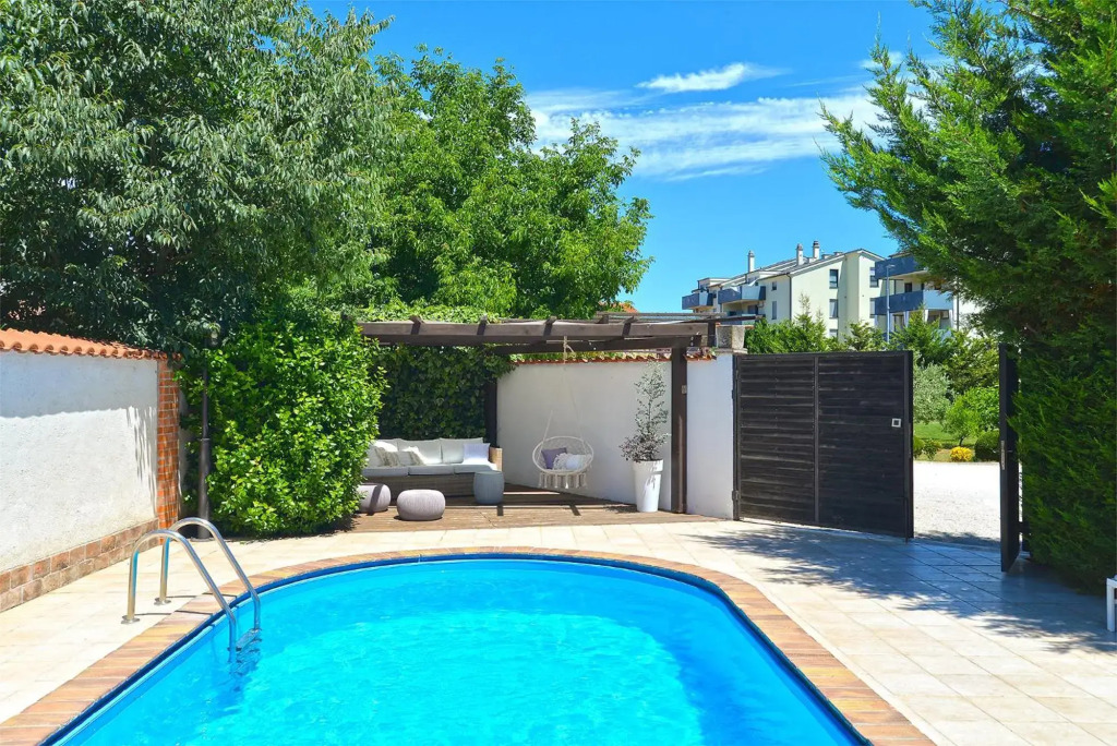House Desanka 2102