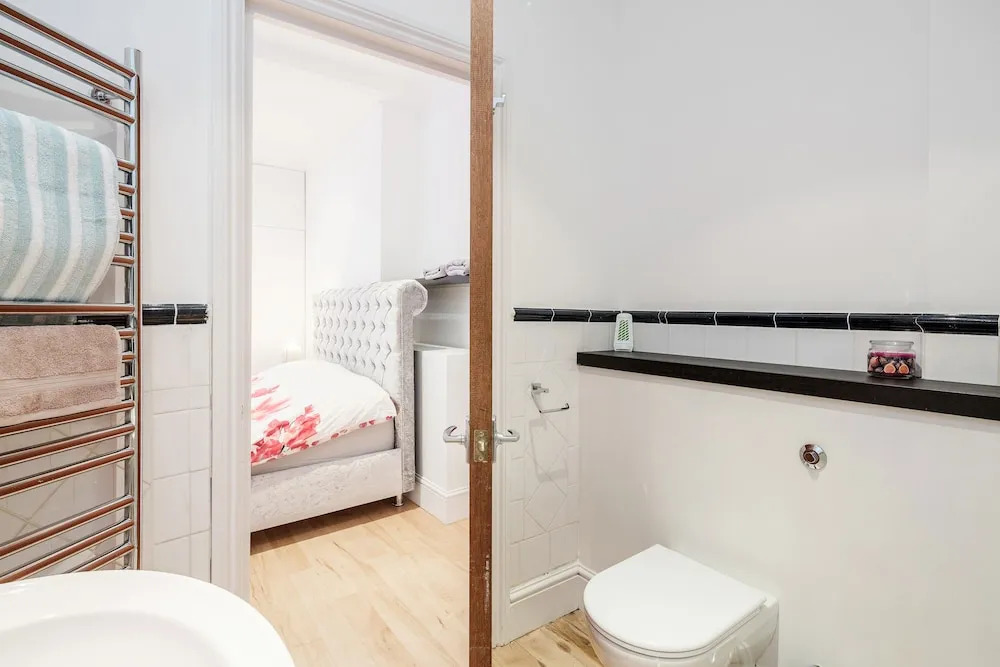 Nevern sq 2 Bed 2 Bath Cromwell