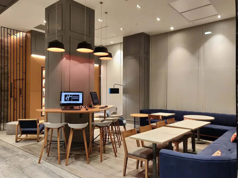 Holiday Inn Express Ahmedabad Prahlad Nagar by IHG