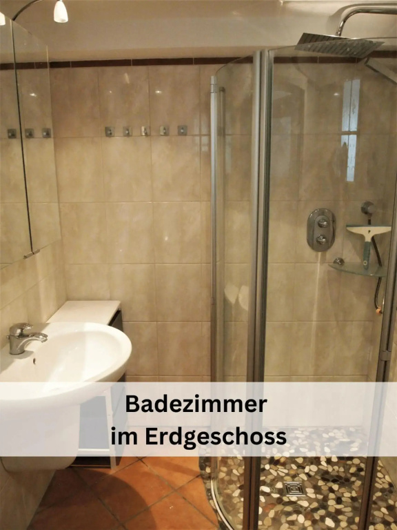 Ferienhaus Pape - Großes Familien- & Gruppenhaus mit 17 Betten, Sauna, Spielbereiche, Garten am Bach in zentraler Lage in Eslohe