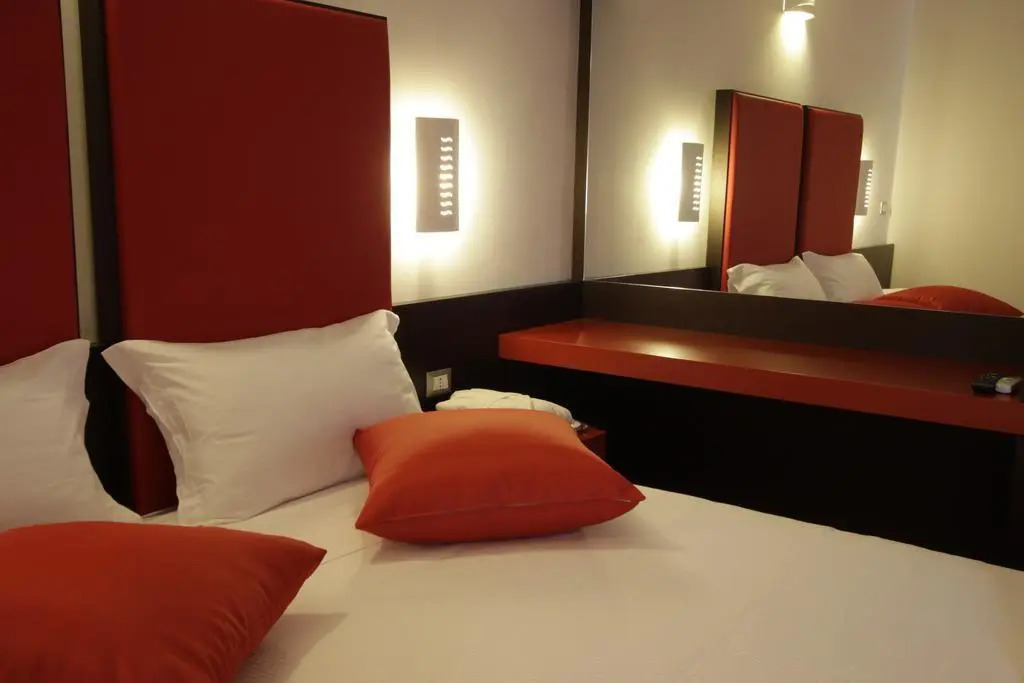 Hotel Paradise Airport