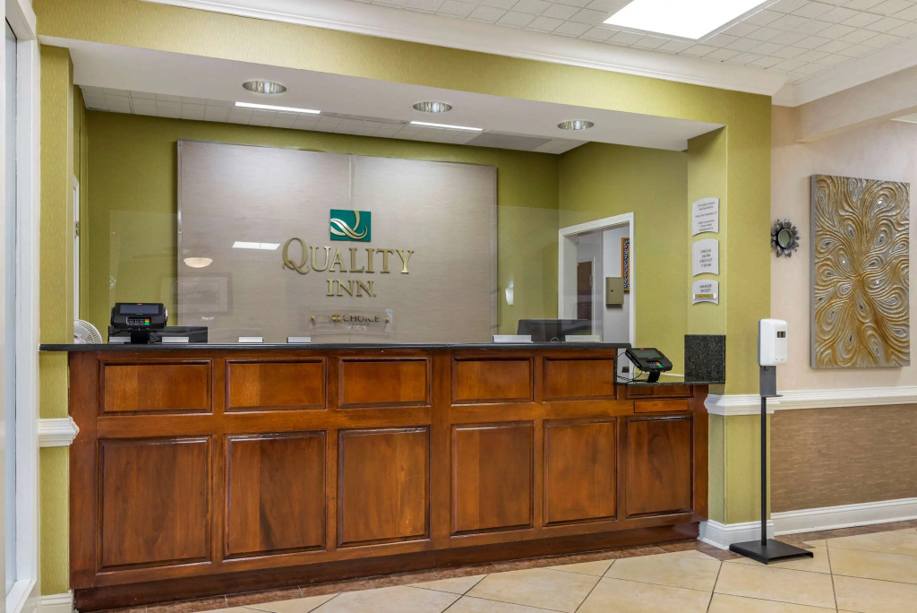 Quality Inn Fayetteville Near Historic Downtown Square
