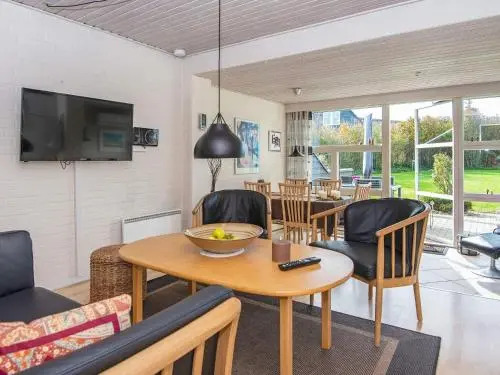 Two-Bedroom Holiday home in Henne 2