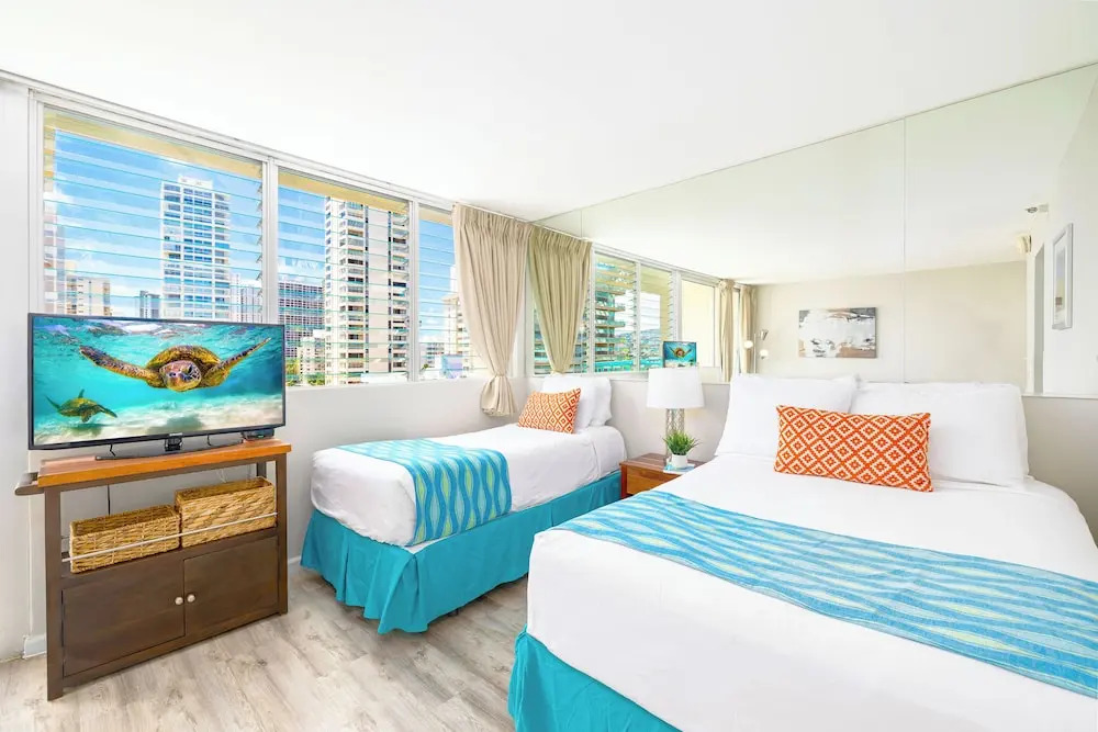 Cozy Studios at Aloha Surf Close to Waikiki Beach