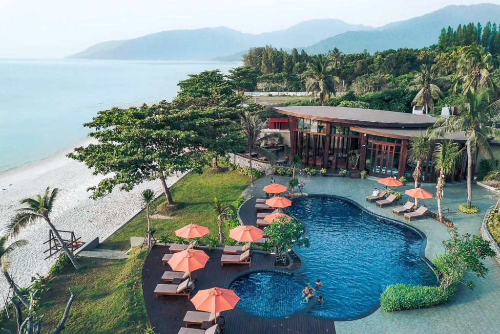Khanom Beach Resort And Spa