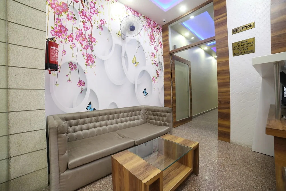 Oyo 24220 Hotel Jai Ambay International