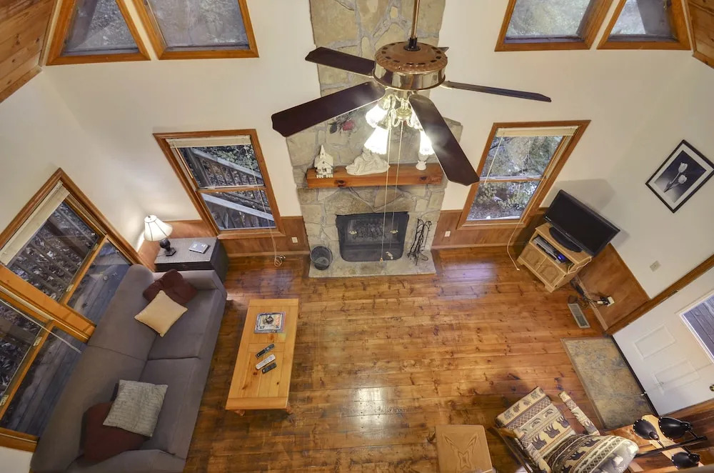 The Honeymooner 1 Bedroom Cabin
