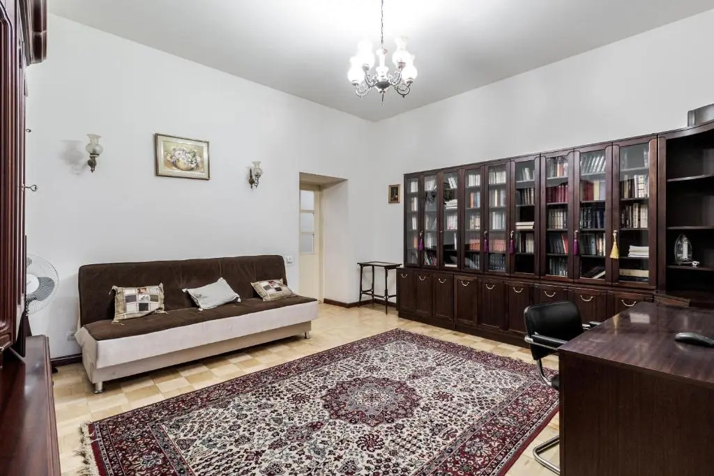 Doroshenka Antique Apartment