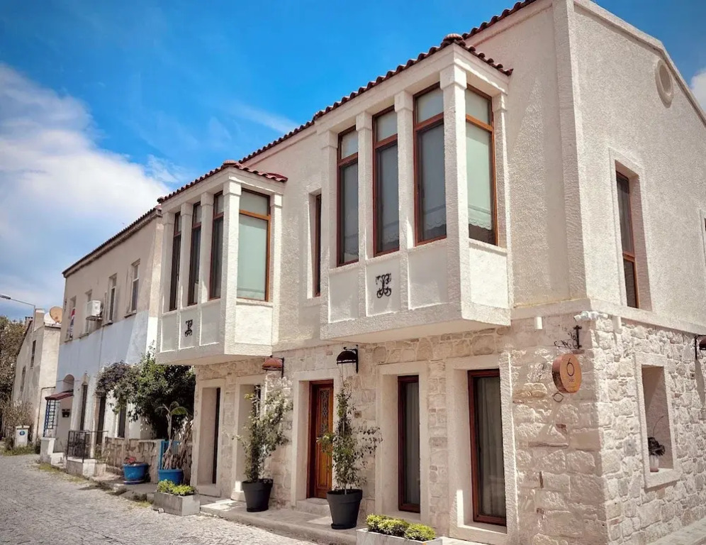 6 oda alacati