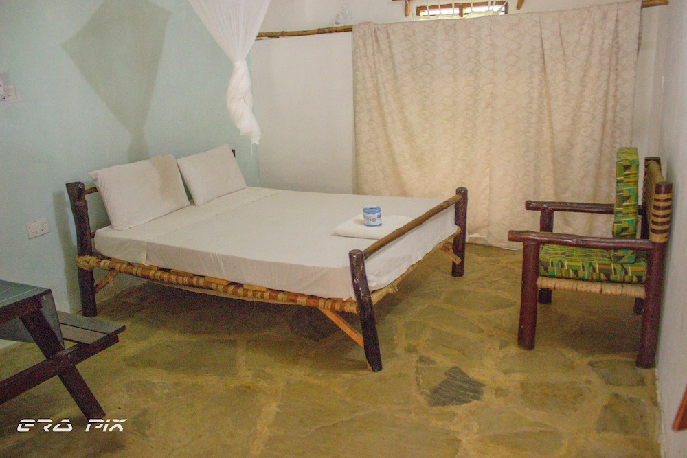 Курортный Отель Travellers Inn Resort Malindi