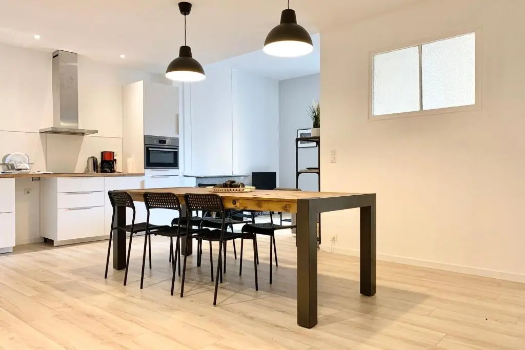 Heart of the city center Spacious T3 totally renovated ! #BC
