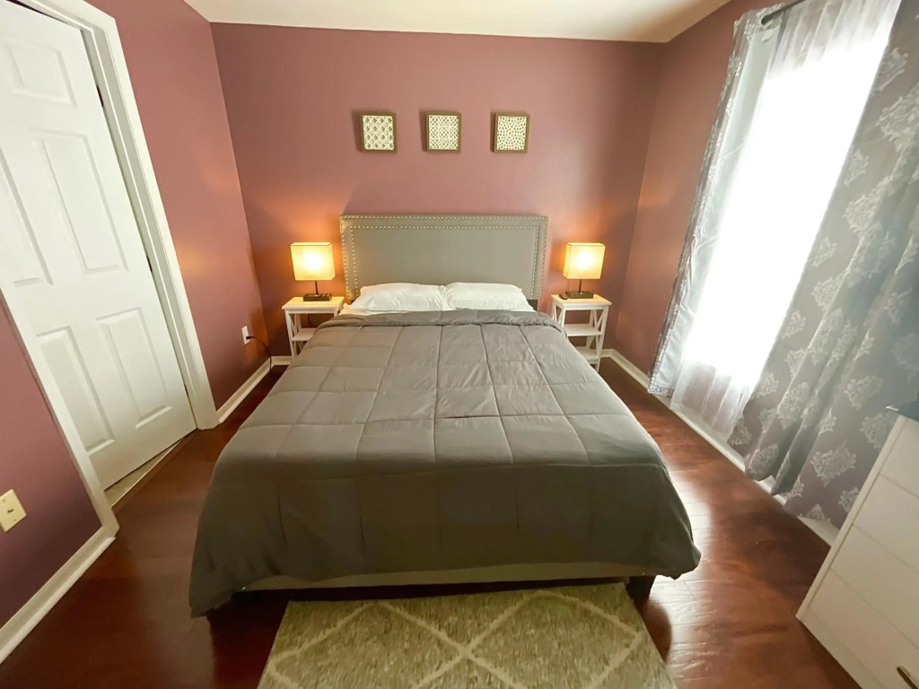 Entire Cozy 4 bed 3 bath Townhome near Disney!