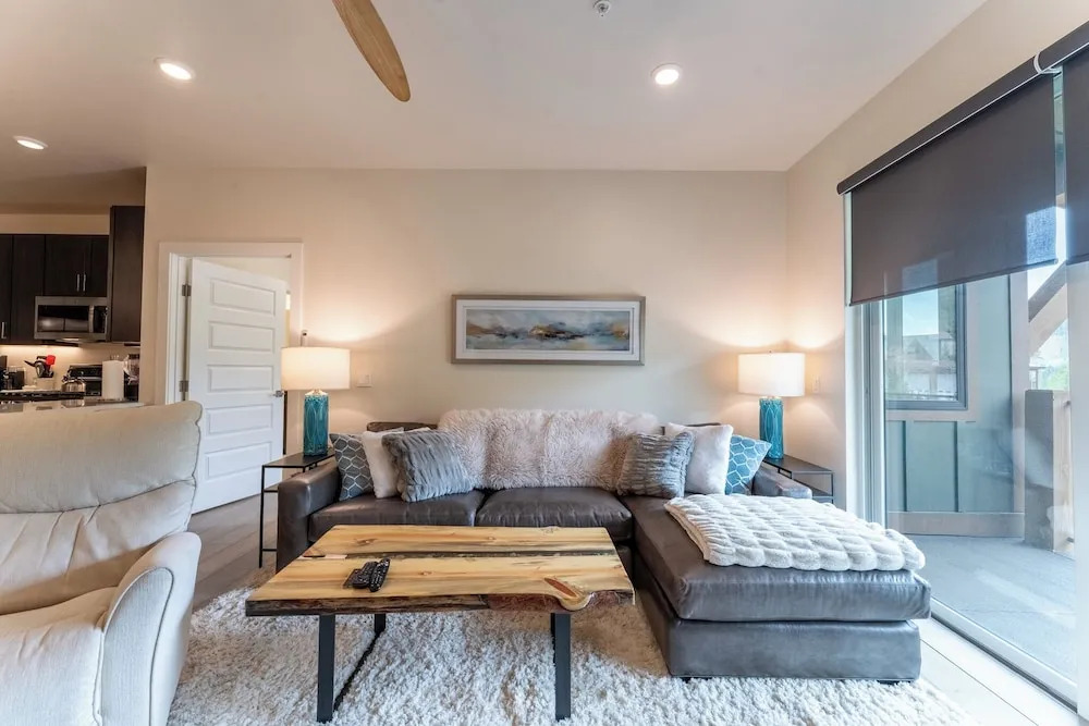 Clearwater Lofts #302, Building 3 By Summit County Mountain Retreats