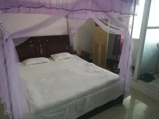 Pinghu fang yi hotel