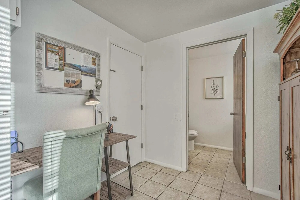 2bdcentrally Locatedclose to Shops & Restaurants!