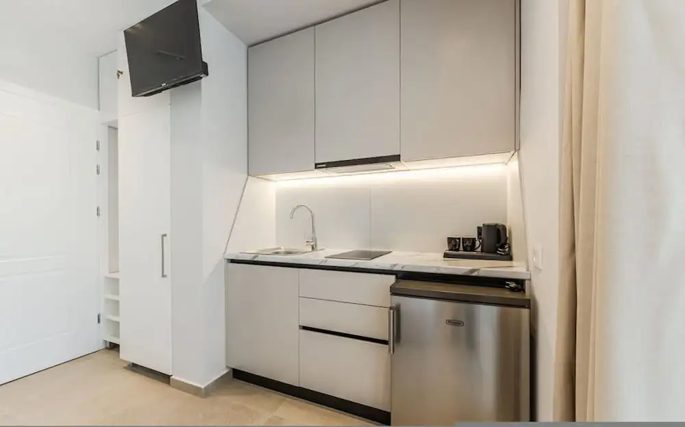 Luxury Studio With Free Parking