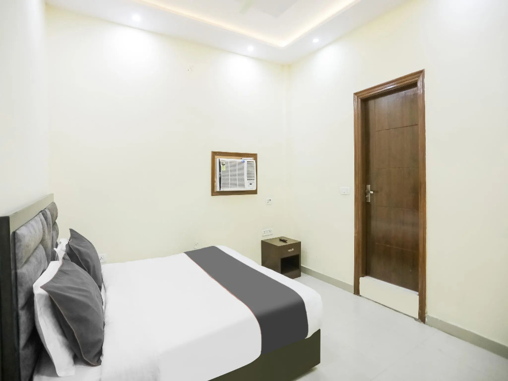 Collection O 85894 Hotel City Light Guest House