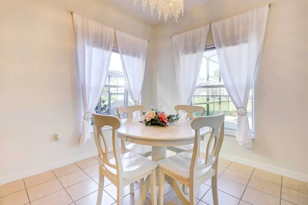 Family Home w/ Heated Pool: 9 Mi to Disney!