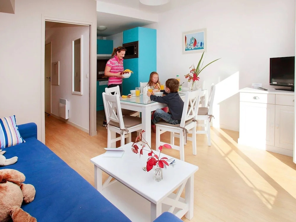 Beautiful apartment in local style on a small residence