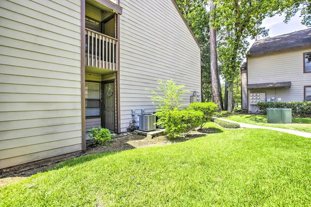 Walden Golf Course Condo Near Lake Conroe!