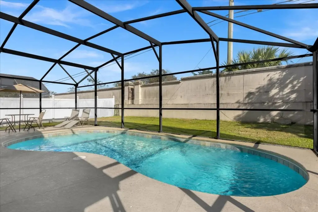 3 Bedrooms 2 Bathrooms Indian Creek 2559 Bc