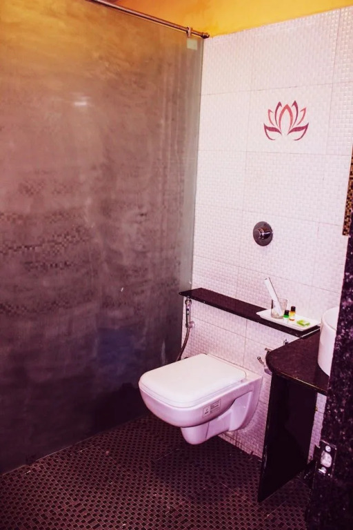 Hotel Charan Kamal