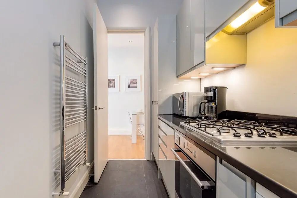 Stunning Home Near Earl's Court by Underthedoormat
