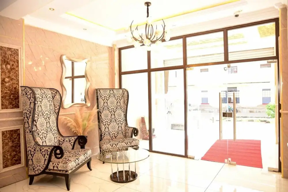 LA BEILA HOTEL MERU
