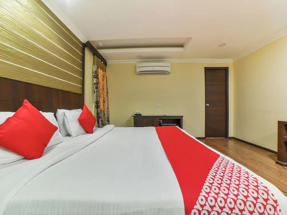 OYO 4668 Hotel Ocean Residency