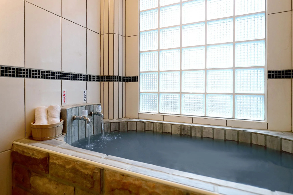 Phoenix Pavilion Hot Spring Hotel