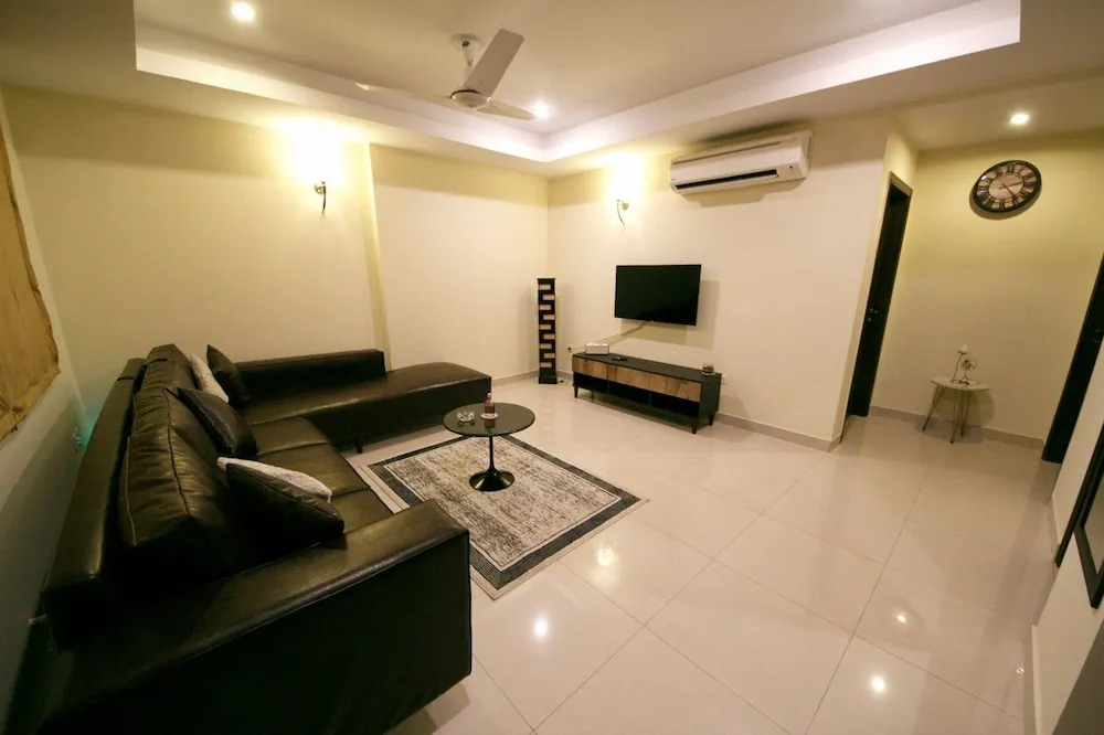 Executive Lodges