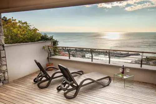 Portopiccolo Avolare Apartments in panoramic terrasses, beach included