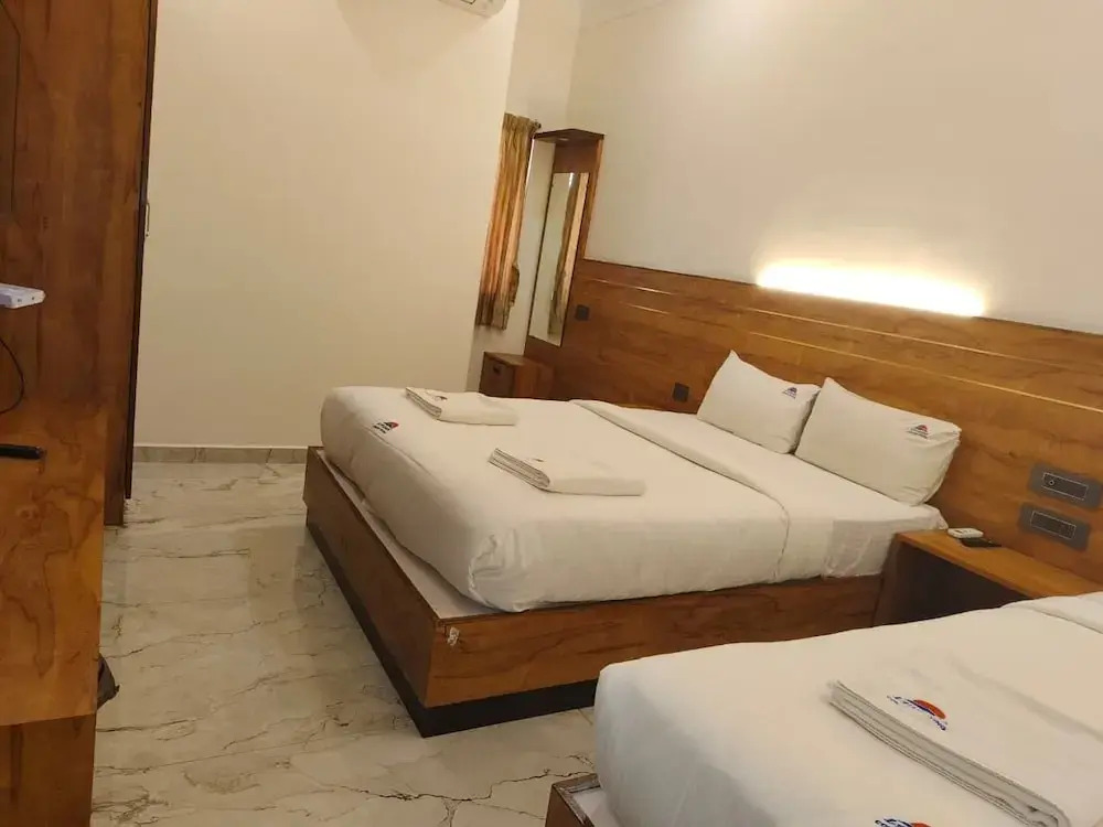 Lingaa's Residency