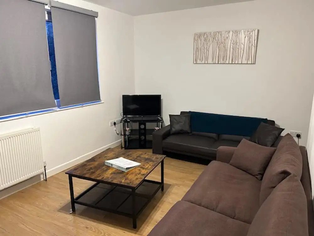 Large Shoreditch, Hoxton 3-bed Garden Flat