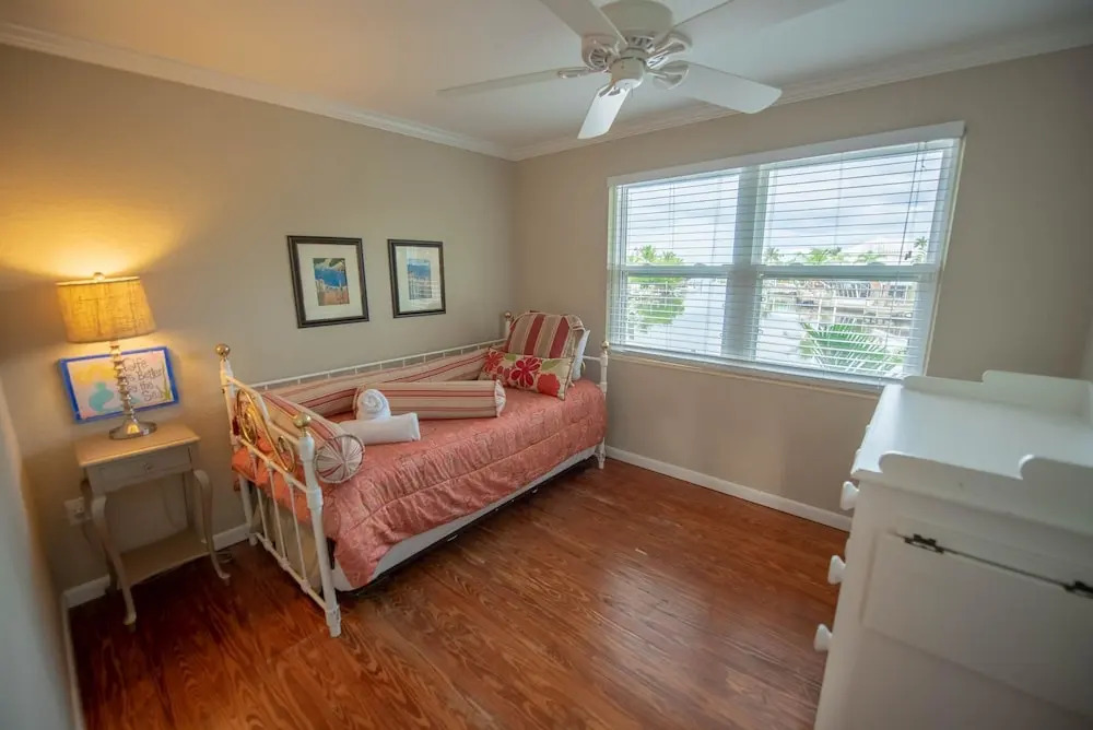 Harbor Side Apartment 5