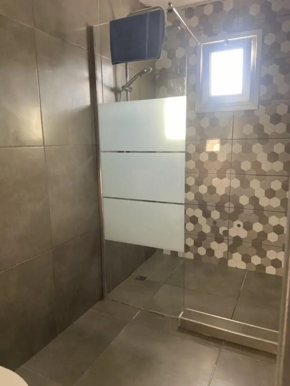 Nissi Avenue Suites