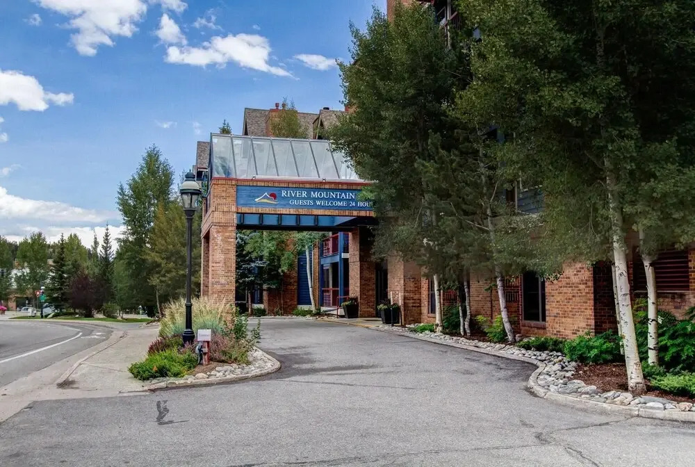 Ski-in Downtown Breckenridge Condo