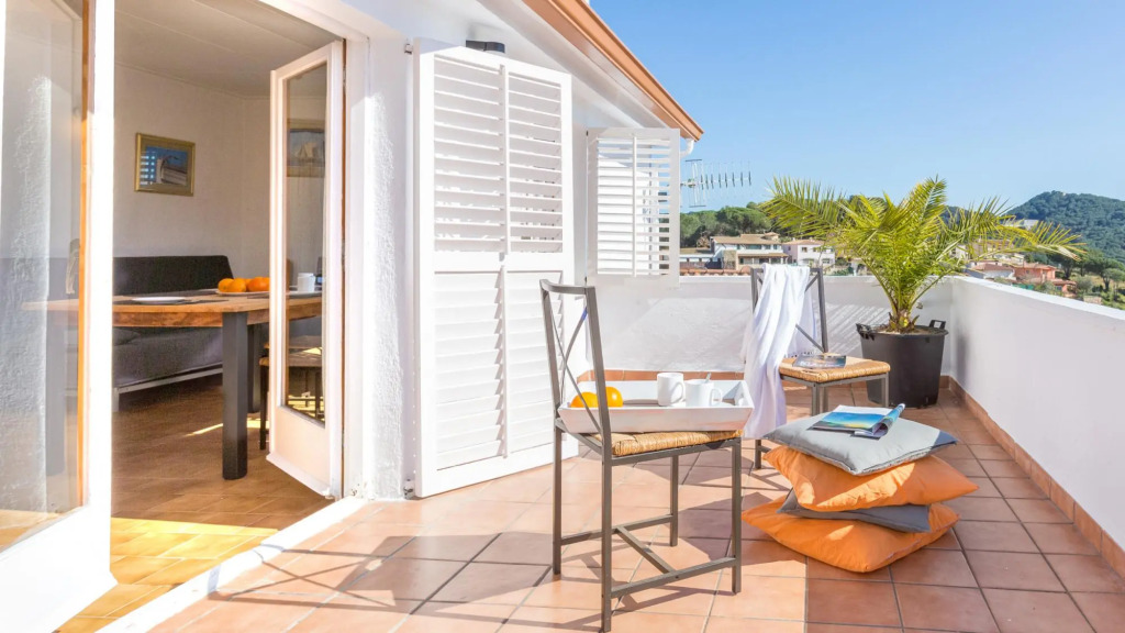 Tensi in Blanes With 5 Bedrooms and 2 Bathrooms
