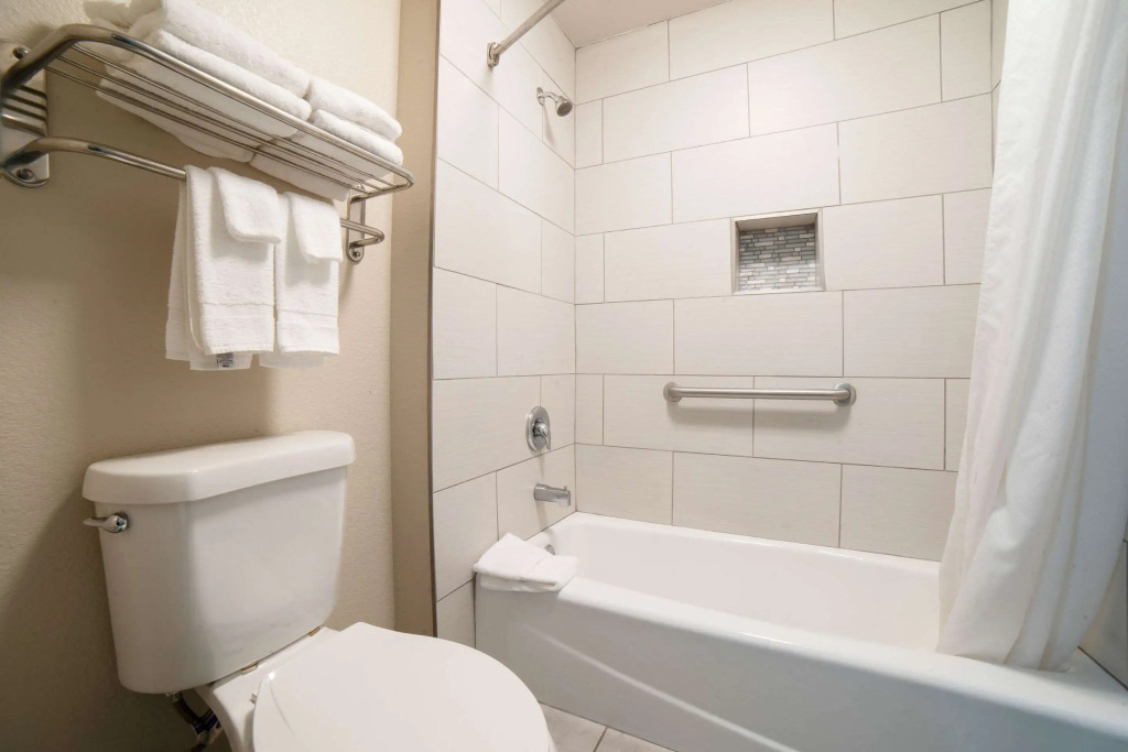 Econo Lodge Inn & Suites Corpus Christi