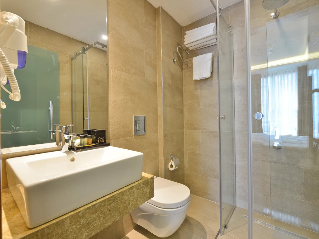 Blueway Hotel City