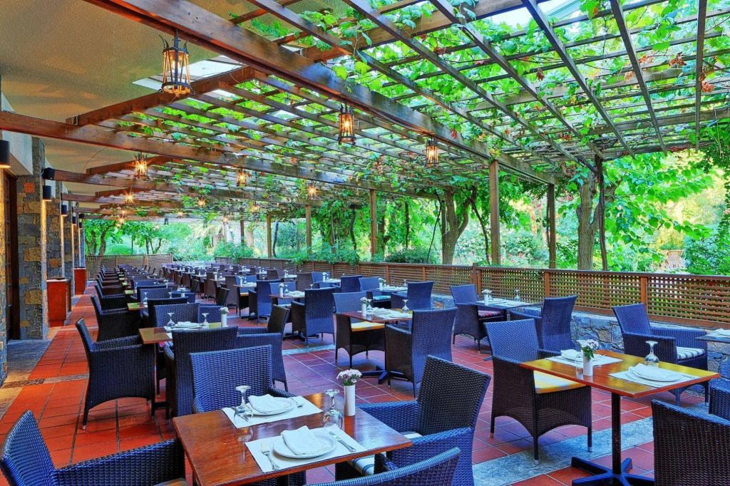 Apollonia Beach Resort & Spa