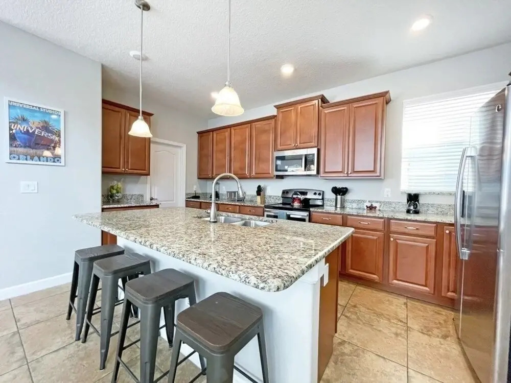 Bamboo Palm 5 Bedroom Home by RedAwning