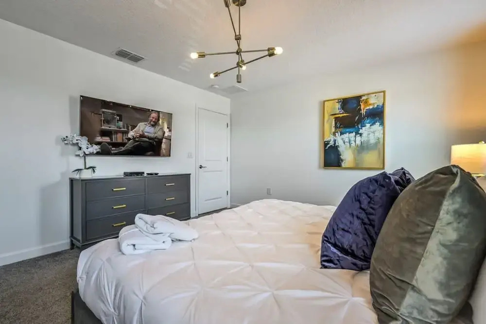 Relax in Style at this Spacious 4-Bedroom Villa