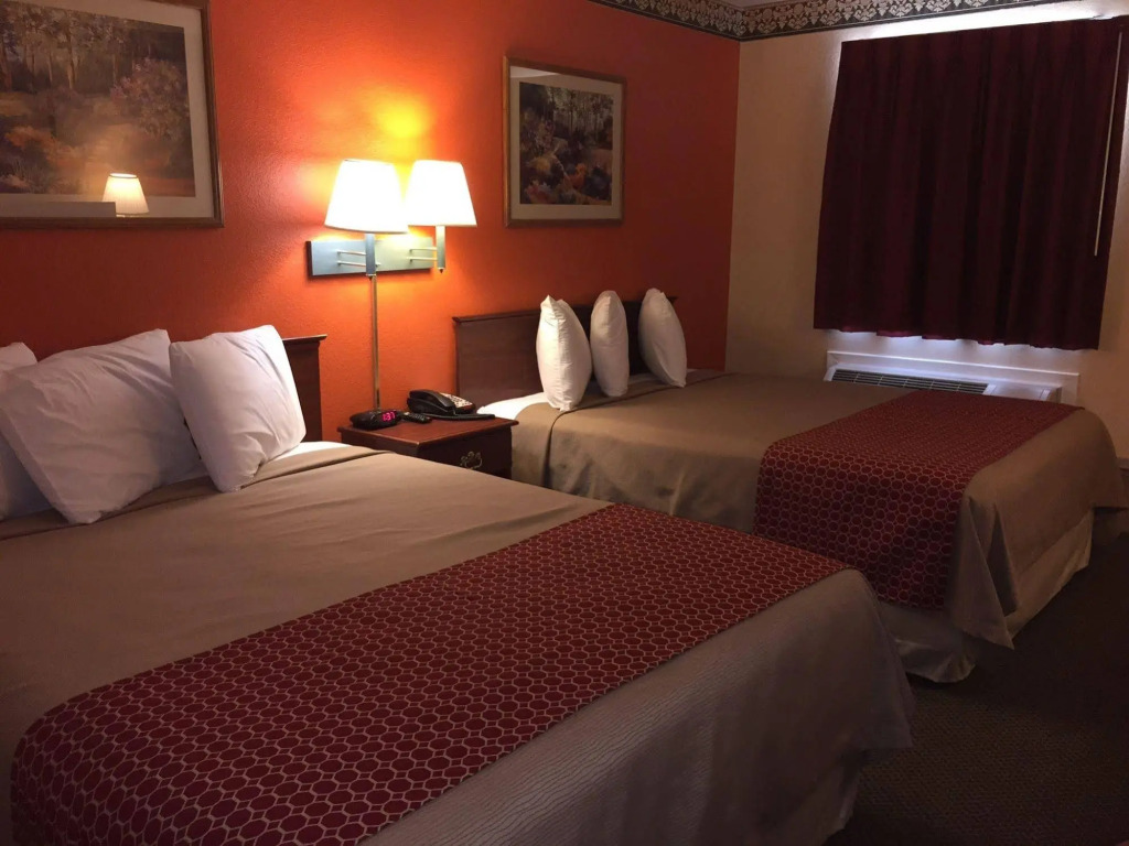 Green Country Inn