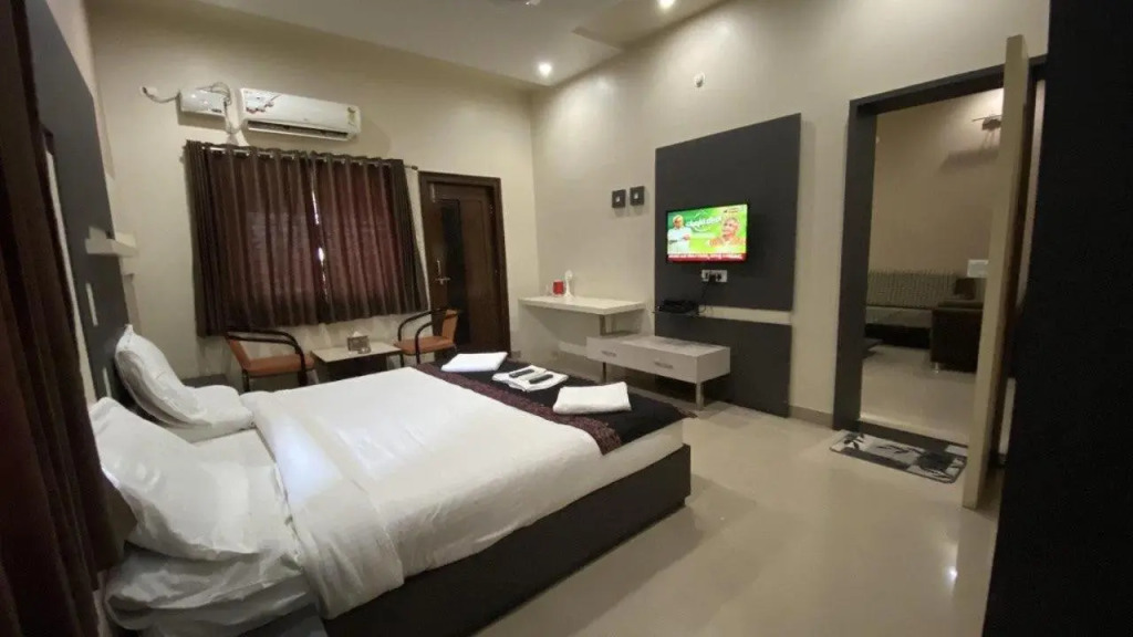 Hotel Pleasant Stay
