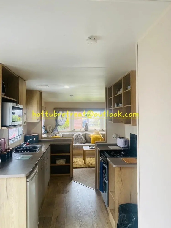 Cosy Hottub Caravan Retreat in Lincolnshire